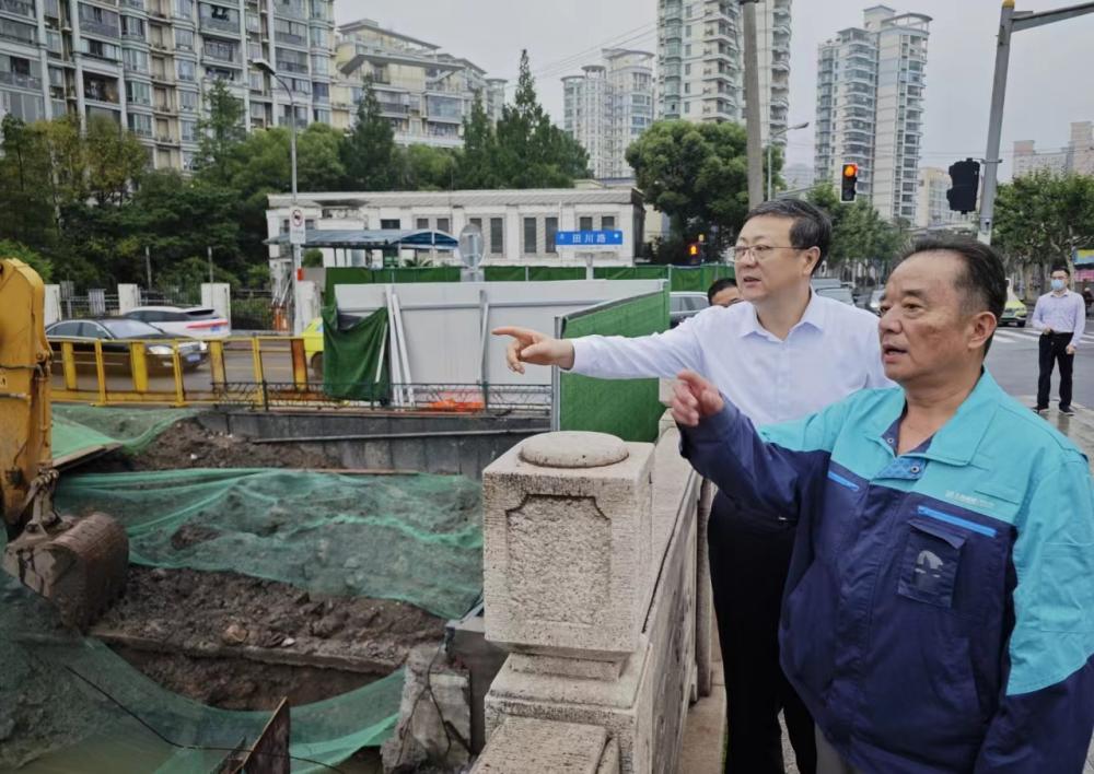 Practice the Great Protection of the Yangtze River! Chen Jining and Gong Zheng's "Four Nos and Two Straits" Divide in Rain to Check Ecological Environment and Green and Low Carbon Transformation Economic Belt | Yangtze River | Divide