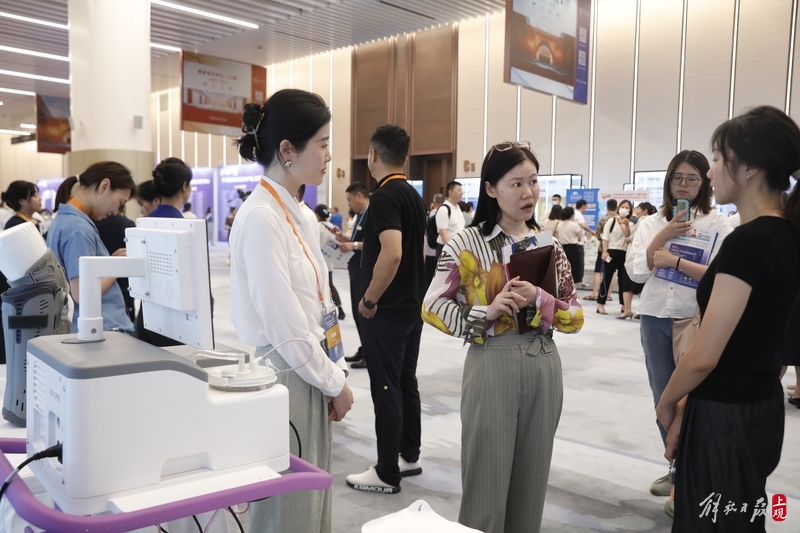 An exhibitor claimed that "the CIIE exudes a magnetic charm". At the pre exhibition supply and demand coordination meeting, the CIIE