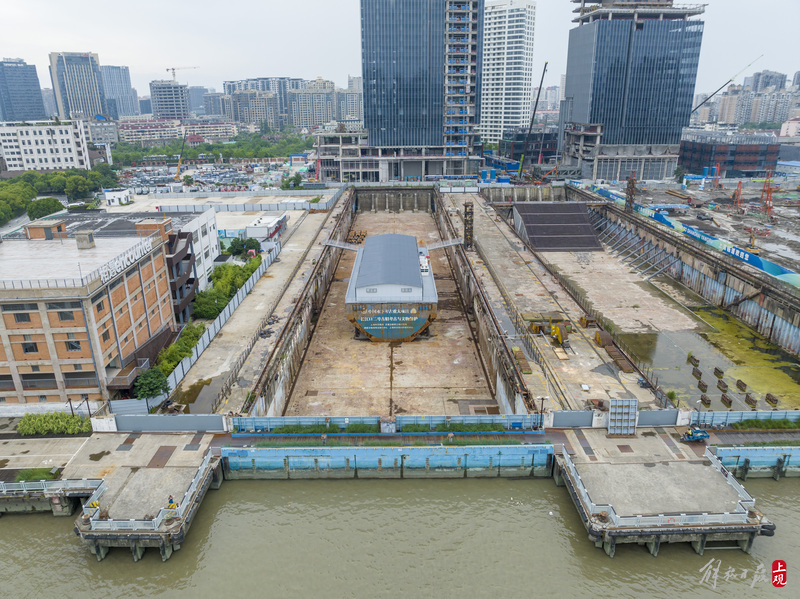 Maximizing the protection of underwater cultural relics in a semi excavated state, exclusively loading the Yangtze River Estuary No. 2 ancient ship into an intelligent cabin
