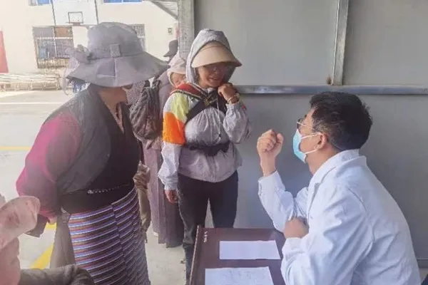上海30余名三甲医院专家赴日喀则巡回医疗：把优质资源送到各族群众家门口