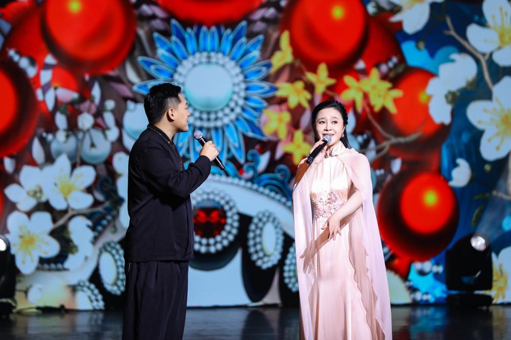 15 songs including "People's City" won the "Golden Melody Award", and "Shanghai Spring" collected original songs from Shanghai | People | People's City