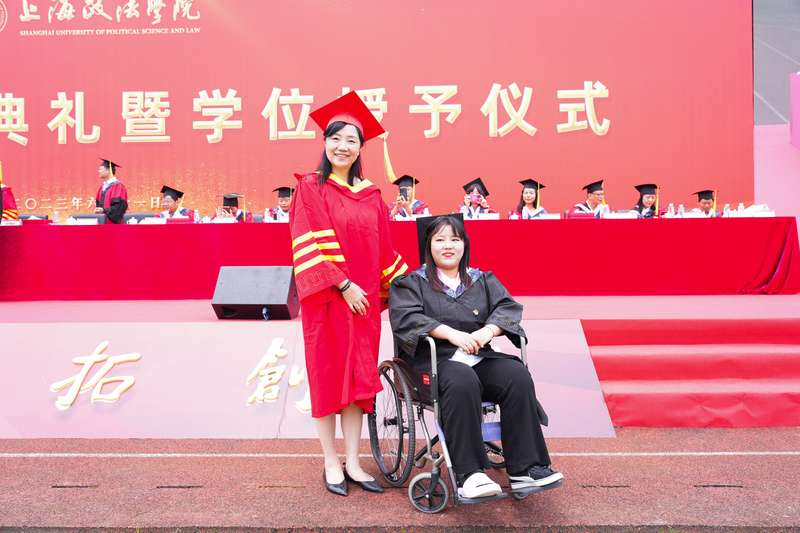 The graduation ceremony of Shanghai universities has arrived early, and the 2022 and 2023 editions will be arranged together. This month, you will be the most favored student | The Bund | Shanghai University Graduation Ceremony