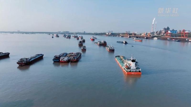 Looking at the Yangtze River | Hubei: Developing River Sea Intermodal Transport to Build a Golden Waterway Intermodal Transport | Goods | Golden Waterway