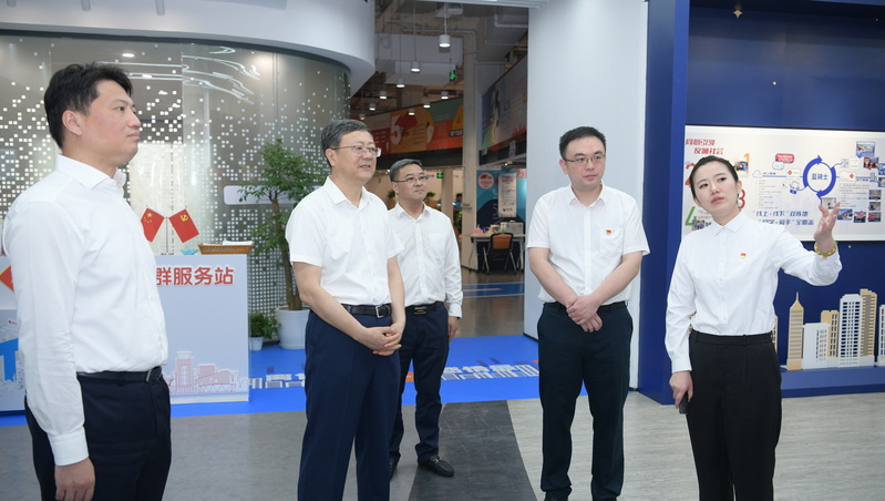 Visiting representatives of frontline party members at the grassroots level, conducting special research on grassroots party building work by Chen Jining, building | work on the eve of July 1st | grassroots