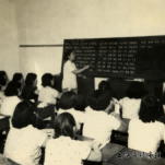 More than 800000 Shanghai residents have taken off their illiteracy hats like this. Looking back at Shanghai research, from not knowing big characters to being able to communicate with Chairman Mao in a factory | Shanghai | Chairman Mao