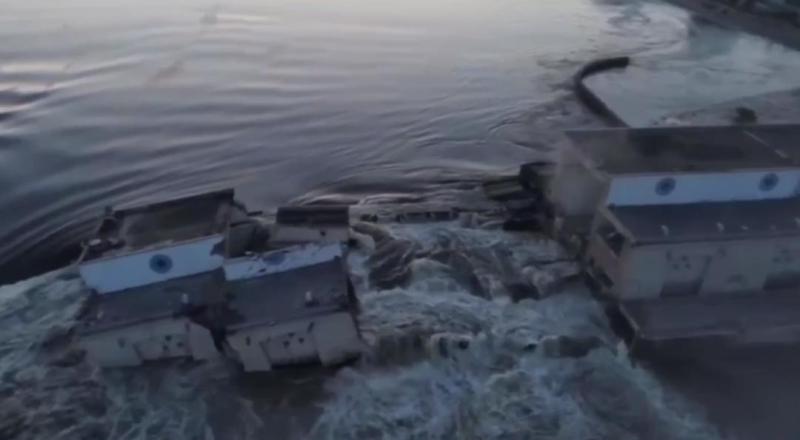 The water in the reservoir area is flowing downwards in an uncontrollable manner, and the Kakhovka hydropower station in the Kherson region has been attacked and damaged | Kakhovka | cannot be controlled