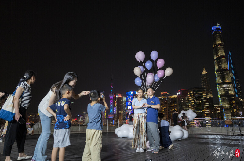 Press this Qixi exclusive romance, and climb onto the Bund Terrace with Lujiazui as the background. The Bund Terrace | Romantic Qixi