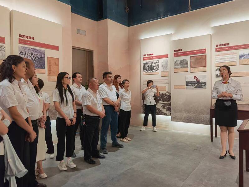 Today at the Bachu Museum, the special exhibition "The Great Spirit Forges the Great Era" has arrived in Xinjiang for the first time