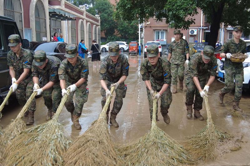 Mission Must Be Reached - The People's Liberation Army and the People's Armed Police Force Strive for Flood Control and Disaster Relief, Putting the People First Military Brigade | Officers and Soldiers | The People's Liberation Army