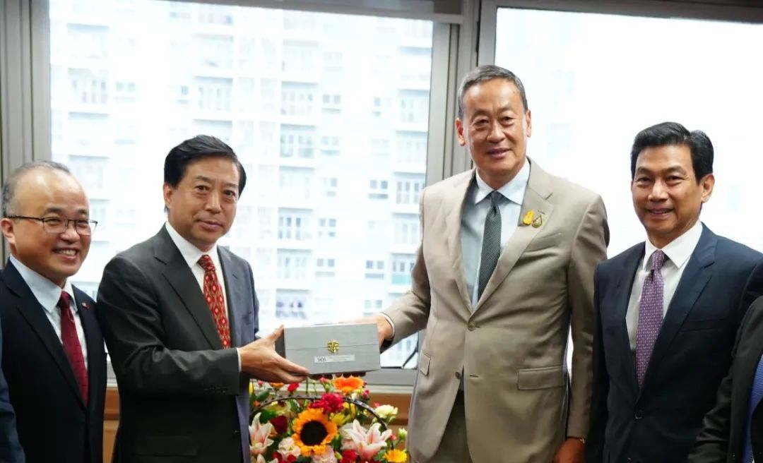 Chinese Ambassador to Thailand Han Zhiqiang Meets with Thailand's New Prime Minister Sita
