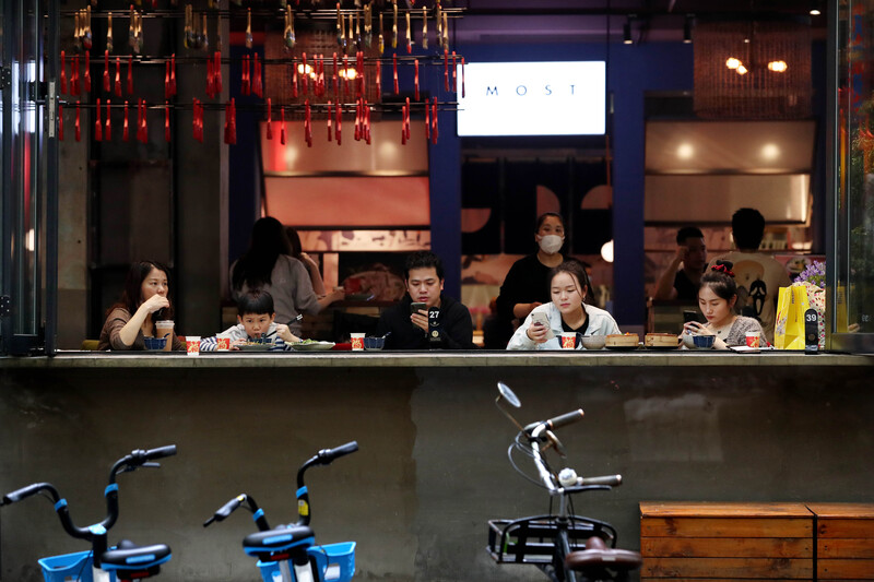 High turnover rate and high rent coexist, opening 7 coffee shops within 300 meters... Some street shops along Maoming North Road in the center of Shanghai | turnover rate | along the street