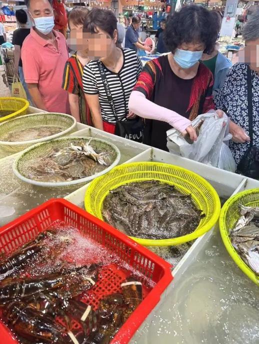 Will the price be halved immediately?, 50000 pounds of swimming crabs were snatched away! Hangcheng is crowded here: the whole family is waiting for this market | price | the whole family