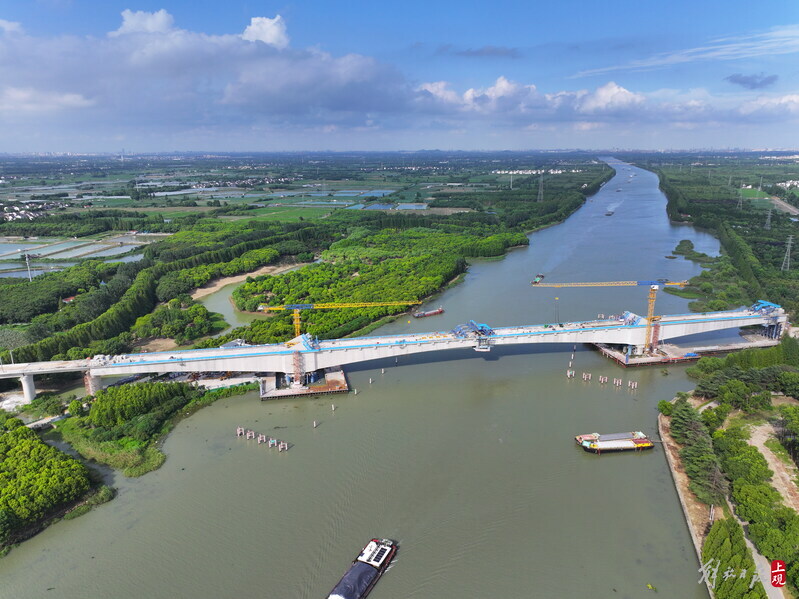 We will enter the track laying stage, and the longest span of the Shanghai Suzhou Lake Railway will be completed by the combination of suspended and grouted beams