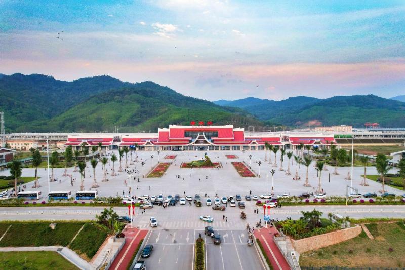 The China Laos International passenger train has operated for over a hundred days, serving over 40000 people from 49 countries and regions entering and exiting the country