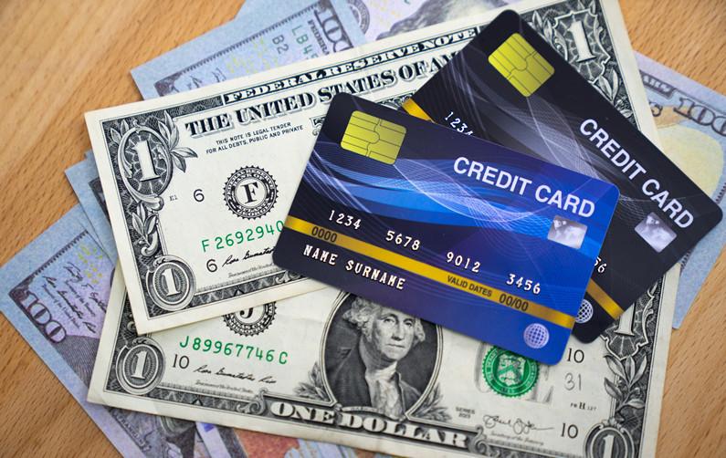 美国信用卡债务正以20年来最快速度上升专家：高通胀迫使民众刷卡度日美国|信用卡|上升专家