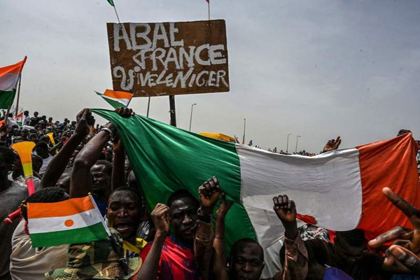 法驻尼大使被驱逐,尼日尔再次爆发抗议,要求法国撤军！最后通牒将至