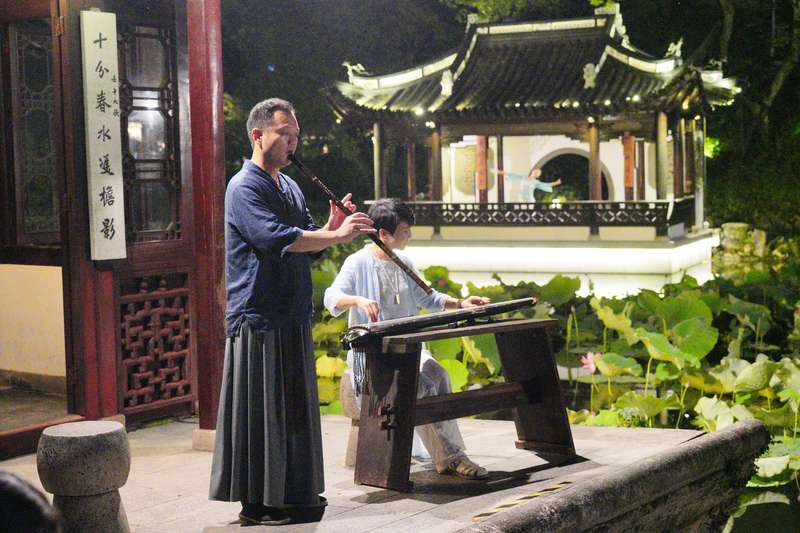 How can "Night Park" avoid homogenization? The 500 year old classical garden in Shanghai attempts a "time travel" activity | Night tour | Landscape
