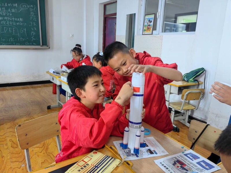 Lighting up the dreams of children in mountainous areas, Shanghai primary school teachers support teaching "White Yak Hometown" Shanghai Fudan Middle School | Children | Hometown