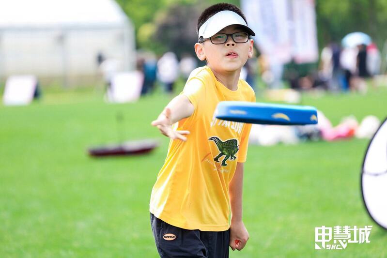 Shanghai citizens are busy with sports on weekends. They can walk fast, orient the city, and shoot Zongzi balls. Zongzi | Sports | Shanghai