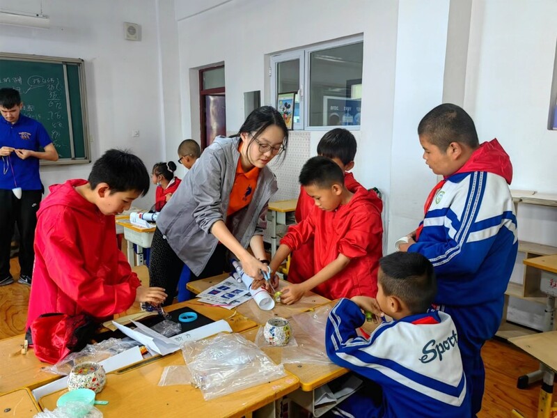 Lighting up the dreams of children in mountainous areas, Shanghai primary school teachers support teaching "White Yak Hometown" Shanghai Fudan Middle School | Children | Hometown