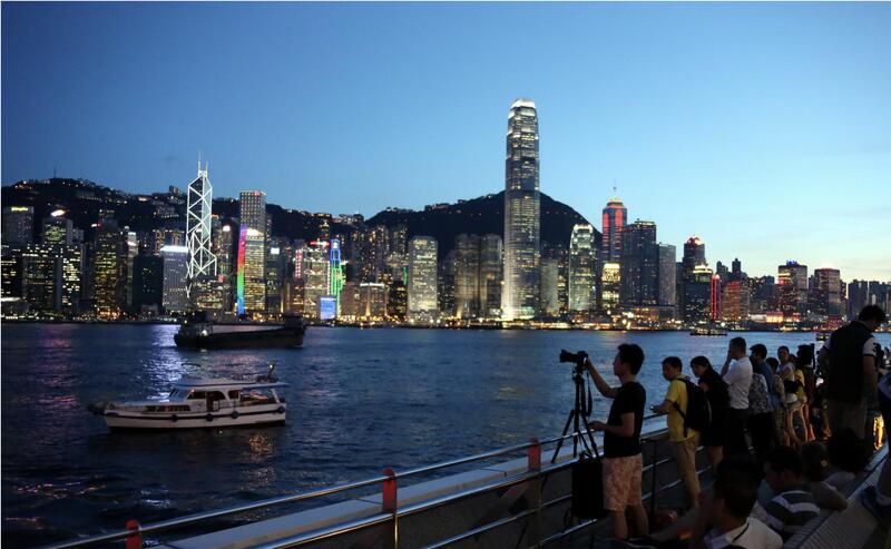 专访香港财库局局长：新加坡会取代香港吗？沪港金融领域竞争大于合作？资本|人民币|香港