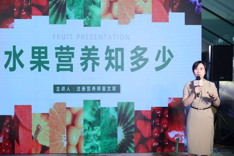 The "Zepu Three Treasures" gather in Shanghai, with jujubes, walnuts, and apples. The third Kashgar Fruit and Dried Fruit Festival in Xinjiang is in full swing, with Kashgar | Shanghai | Walnuts