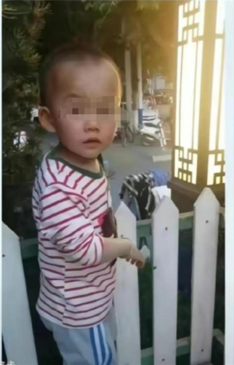 Police: The child is very strong and was safely found in the mountains near his home. A two-year-old boy from Shaanxi was lost 6 days later. News reporter | Peng Peng | Boy