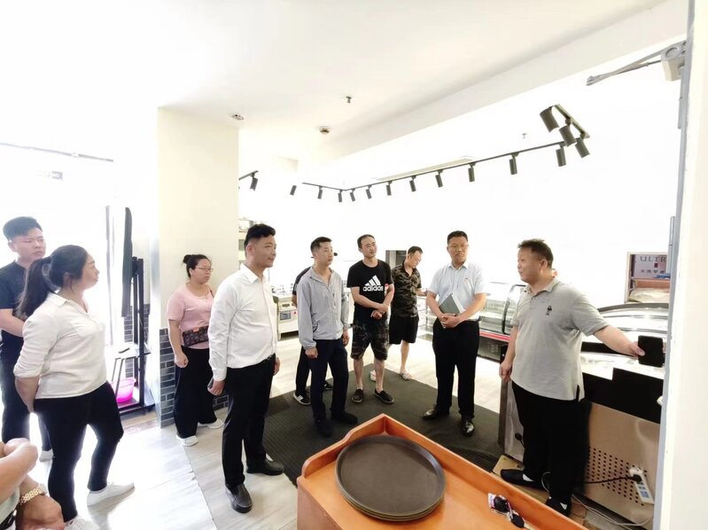 Exploring a new path for "micro transformation" in commercial districts, Lingang Dingke Community: Establishing a Merchant Autonomous Alliance Sculpture | Internet celebrity | Merchant
