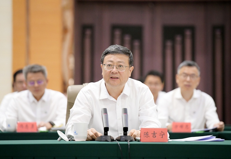 Jointly discuss plans for targeted support, hold discussions with Ma Xingrui in two places, and Chen Jining leads a delegation to Kashgar, Xinjiang to study and inspect the Xinjiang Uygur Autonomous Region Party Committee | Shanghai | two places