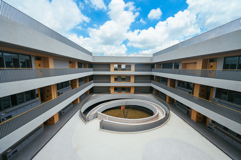 Three new primary and secondary schools in Fengxian were established in September to create high-quality schools at the doorstep and assist in the construction of the South Shanghai Quality Education Zone with distinctive features | Shanghai | School