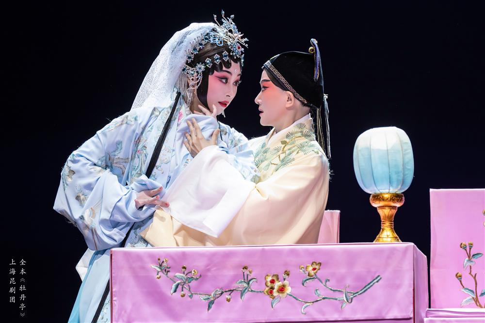 The Shanghai Opera Troupe is doing this, and the cultural inheritance and development are in Shanghai | Adhering to tradition and respecting the past without restoring ancient culture | Actors | Troupe