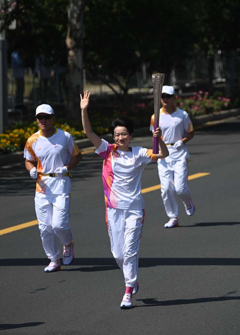 Looking at the Asian Games Torch Relay in Zhejiang | "Fireworks"\
