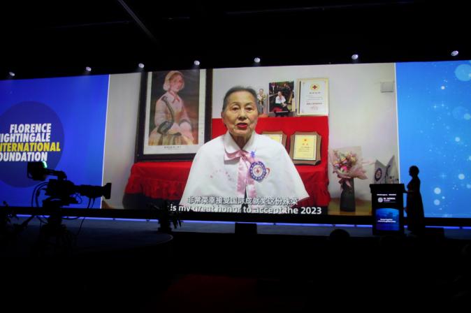 Worth seeing, 94 year old Chinese nurse received international recognition! Their dedication to care | Zhang Jinyuan | International