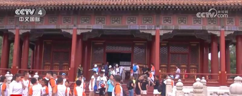 The summer tourism market is booming, with many scenic spots maintaining high passenger flow. Museums | CCTV Network | Market