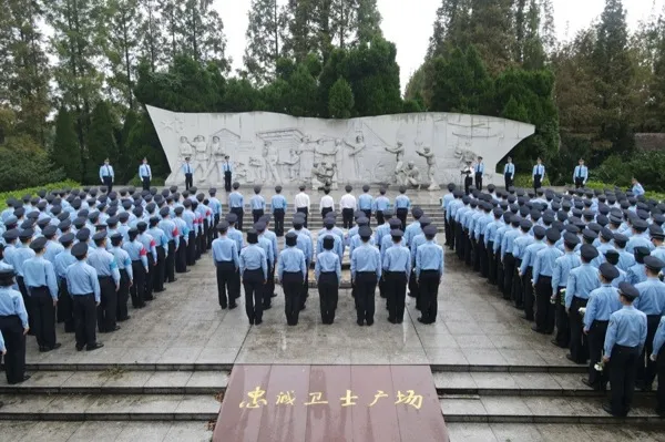 Determined to be a loyal defender of the Party and the people, the Shanghai Public Security Bureau deeply commemorates the heroes of public security