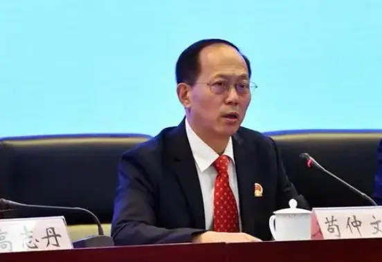 Gou Zhongwen, a ministerial-level official who was once "worshiped" by netizens, was dismissed from his post, and went from "Gou Bureau" to "Comrade Zhongwen"