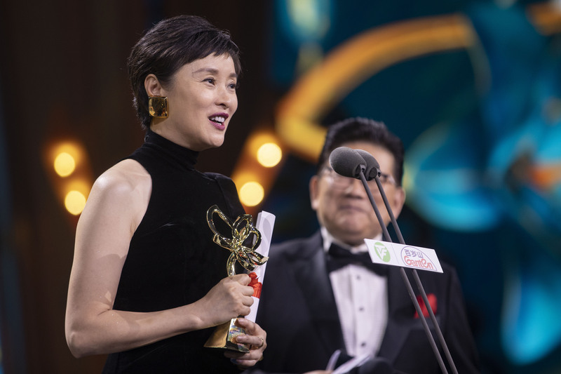 TV dramas such as "In the World" and "The County Party Committee Courtyard" shine with magnolia, and Lei Jiayin proves her "big head" with her strength. Lei Jiayin | The female lead | In the world