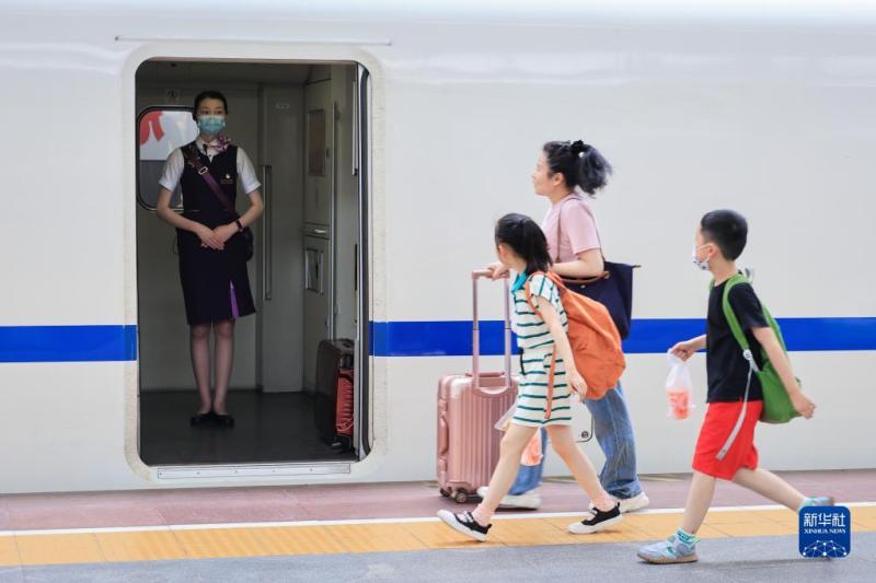 列车调图暑运开启大厅|天津西站|列车