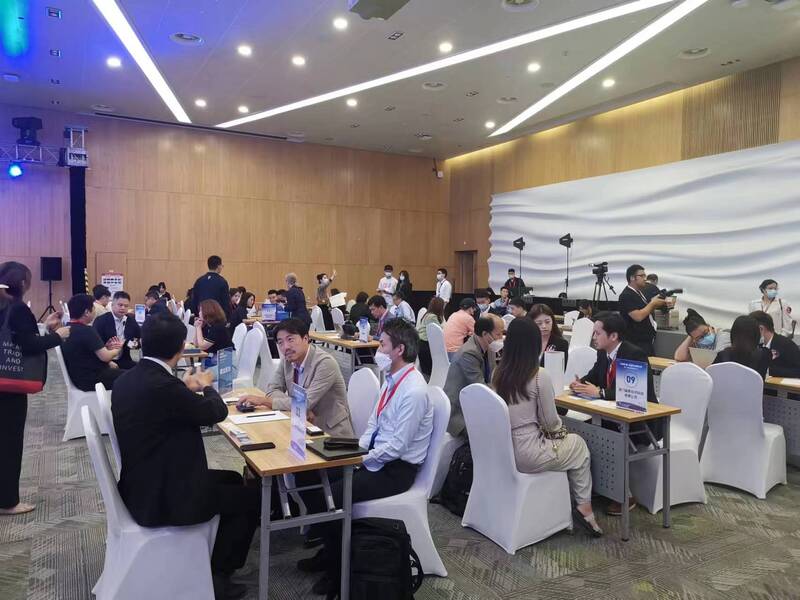 Assisting Shanghai and Macao enterprises to further deepen their connection and explore the markets of both sides, the Macao Science and Technology Investment Promotion Conference was held with the theme of "Enterprises | Investment"