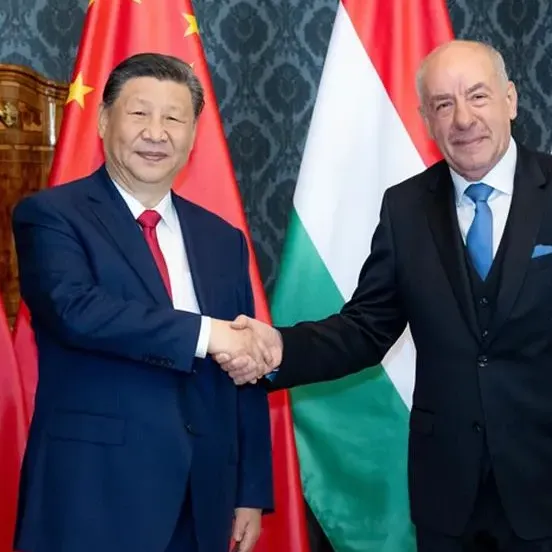 Feeling the bright future of China and Hungary, the moment of Xi Jinping’s visit to Europe丨From two vivid metaphors