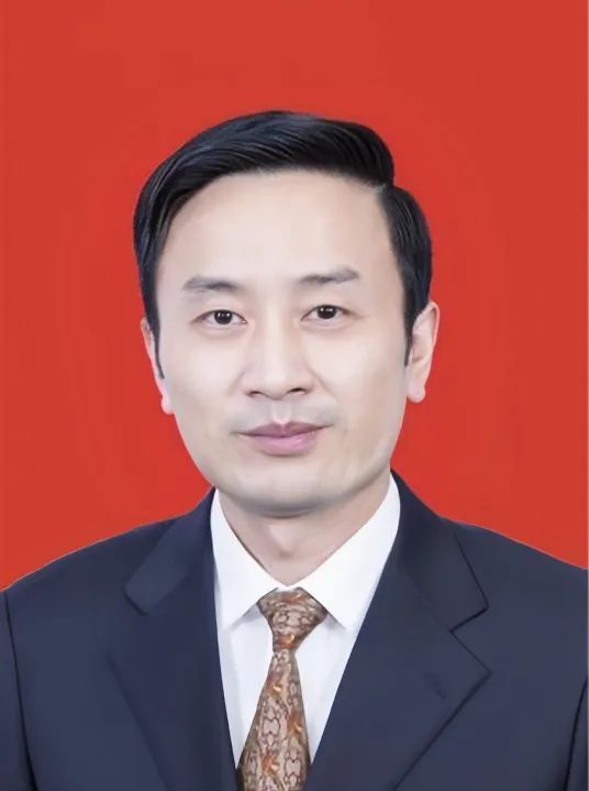 I have worked at Industrial Bank for many years, with 5 department level new hires! He served as a standing committee member of the prefecture level city committee for trial | Zhang Run | Industrial Bank