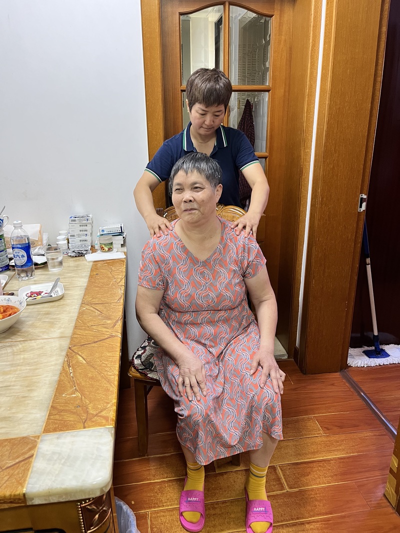 Is the daily life of the elderly convenient? How is the operation status of community canteens? Journalist on-site visits, hot summer journalist | service | community