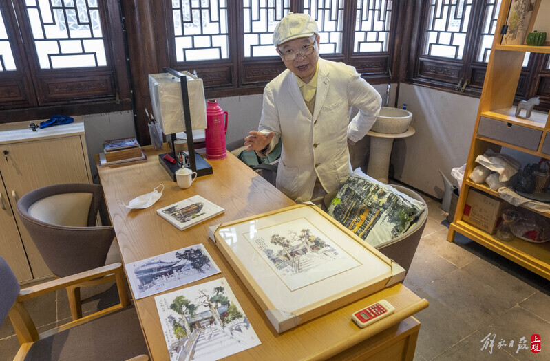 There's always not enough painting. Here are his memories of youth. At the age of 804, the Confucius Temple in Jiading began a major renovation, and Zhang Anpu