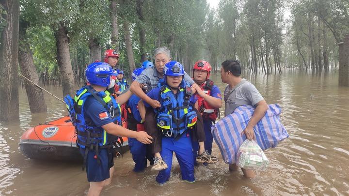 China is fully fighting against the flood situation in North China and protecting the safety of people's lives and property. Resettlement sites | Guizhou Blue Sky Rescue Team | Flood situation