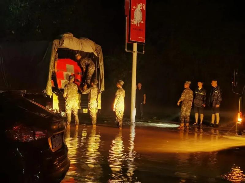 Zhongtu Network employees are trapped and seeking help! Latest news, book warehouse flooded in Zhuozhou | Rescue | Employees