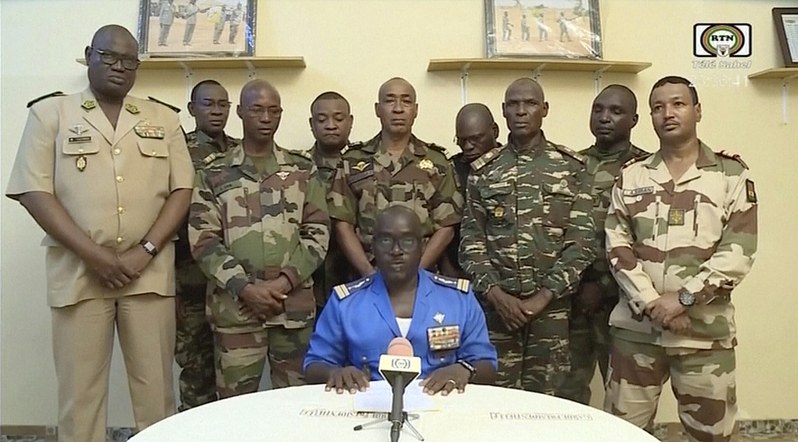 [Looking at the World] Niger's military personnel detaining the President announce that President Bazom has been dismissed