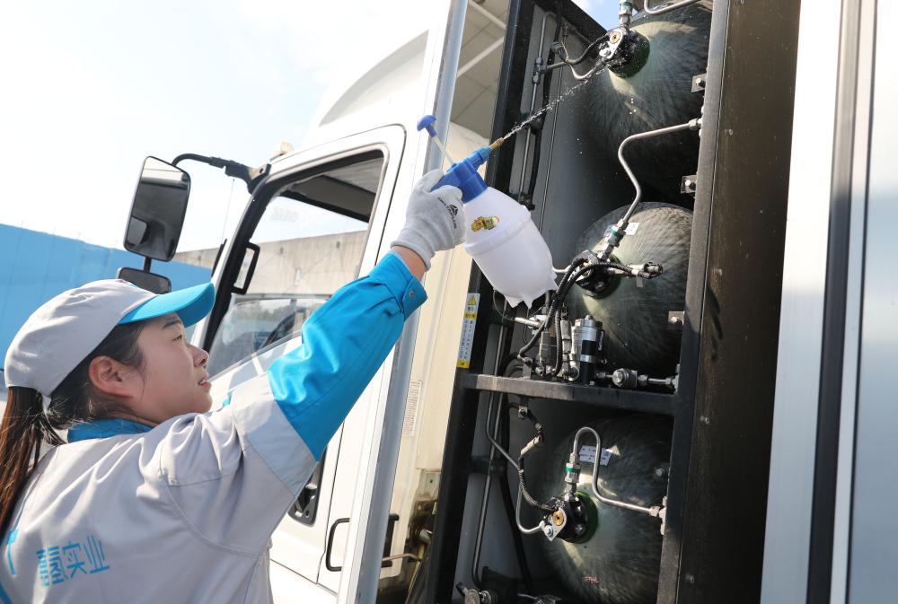 The hydrogen energy for Shanghai's "appetite" needs to go through cost and site constraints, and by 2025, 30% of sanitation vehicles will need to be replaced with new energy at a cost | new energy | Shanghai