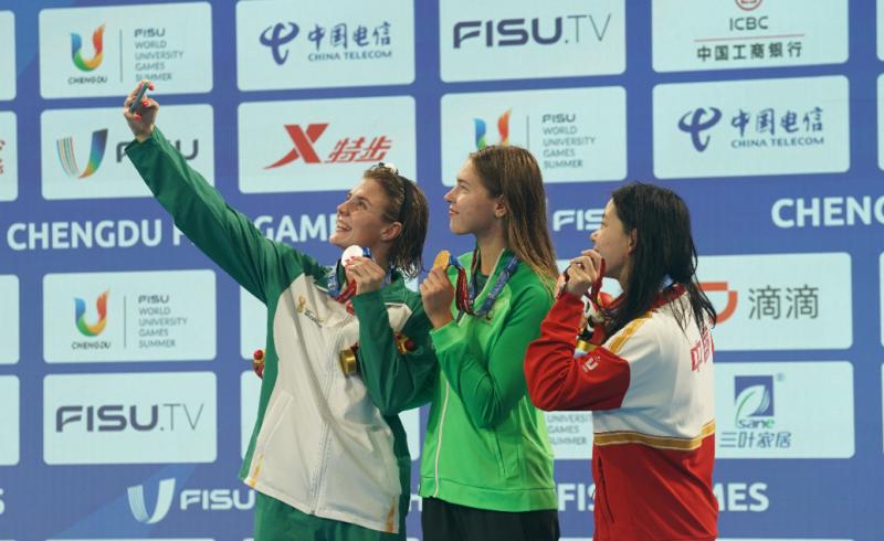 Glory transmission! Skilled craftsmen present awards to Universiade athletes! Breaststroke | Women | Athletes