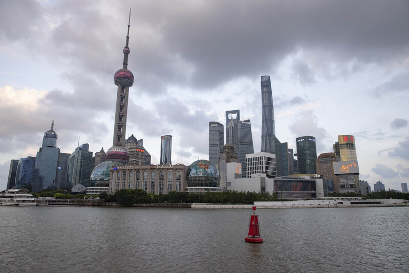 "Mobile Science Popularization Hall" on the Huangpu River: "Technology Chasing Light" takes tourists to listen to the story elements of "One River, One River" | Chasing Light | Technology