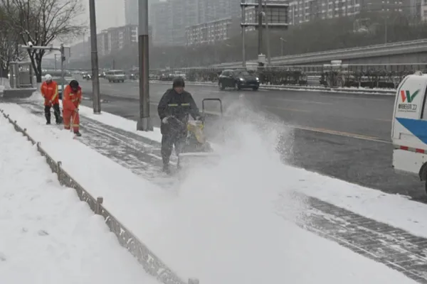 Snow removal is busy everywhere, Beijing: 70,000 people go into battle